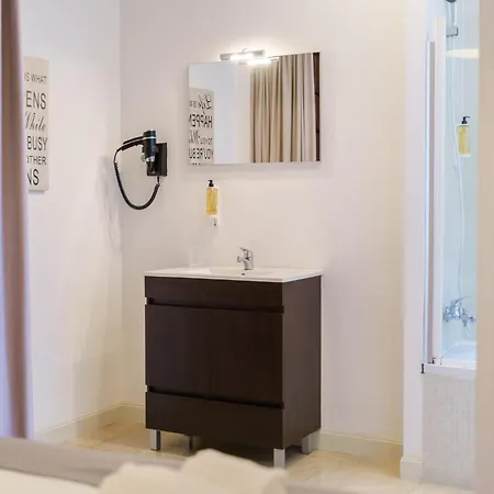 Modern For 13 Guests Appartement