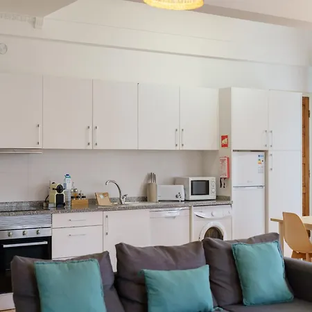 Modern For 13 Guests Appartement *