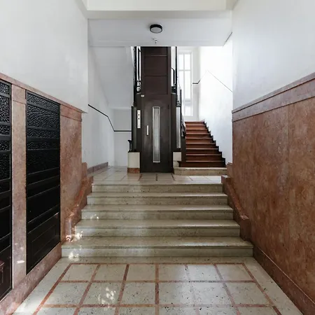 Modern For 13 Guests * Porto